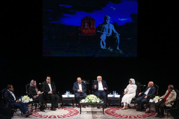 گزارش هم‌نشینی وزرا و هنرمندان در تالار وحدت