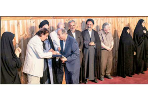 گزارش روزنامه اطلاعات از سخنرانی خاتمی