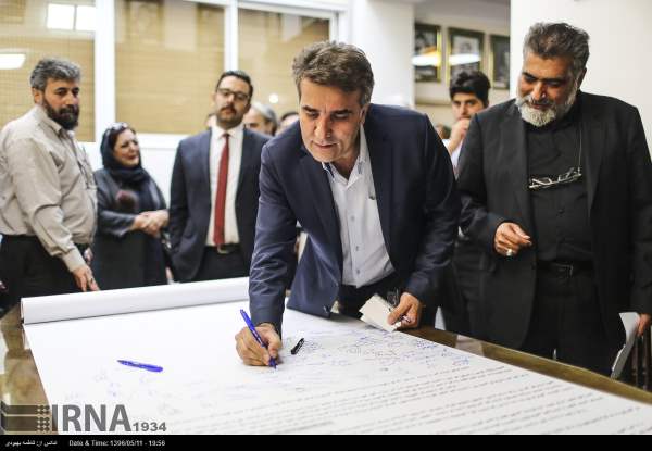 عکس | گردهمایی اهالی موسیقی در اعتراض به «لغو غیرقانونی کنسرت‌ها»