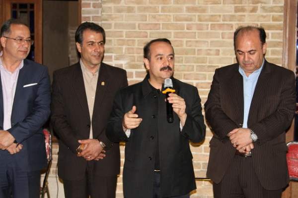 شجریان در وطنش نمی‌تواند بخواند، من در شهرم نمی‌توانم بنوازم