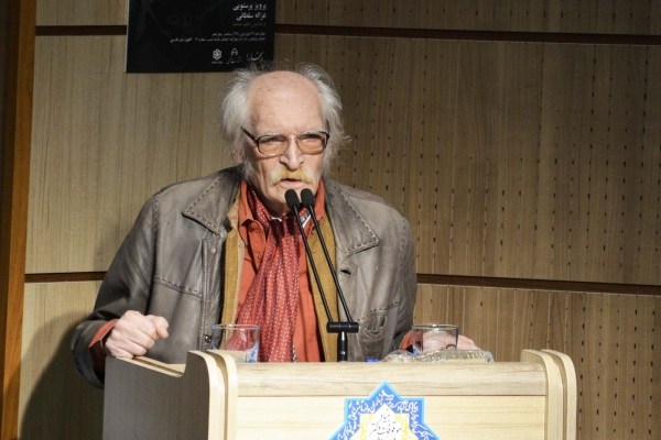 محمود دولت آبادی