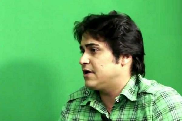 روح الله زم