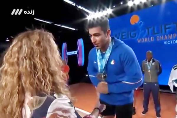 علی هاشمی قهرمان وزنه برداری و نظر آیت الله منتظری دربارهی دست دادن با زنان