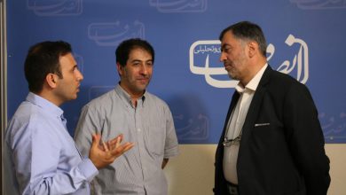 عکس | «عبدالله گنجی» در گعده انصاف نیوز