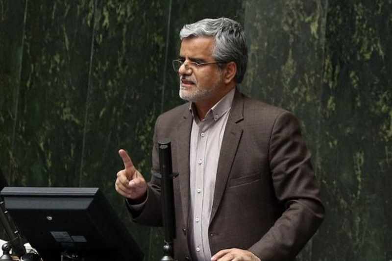 محمود صادقی