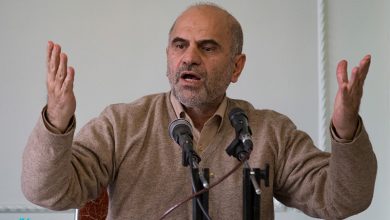 فرشاد مومنی
