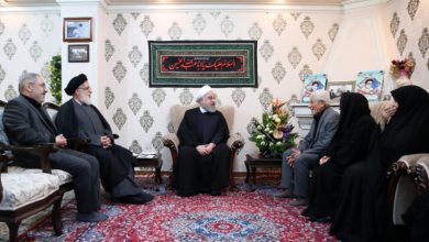 دیدار روحانی با خانواده شهیدان بقائی