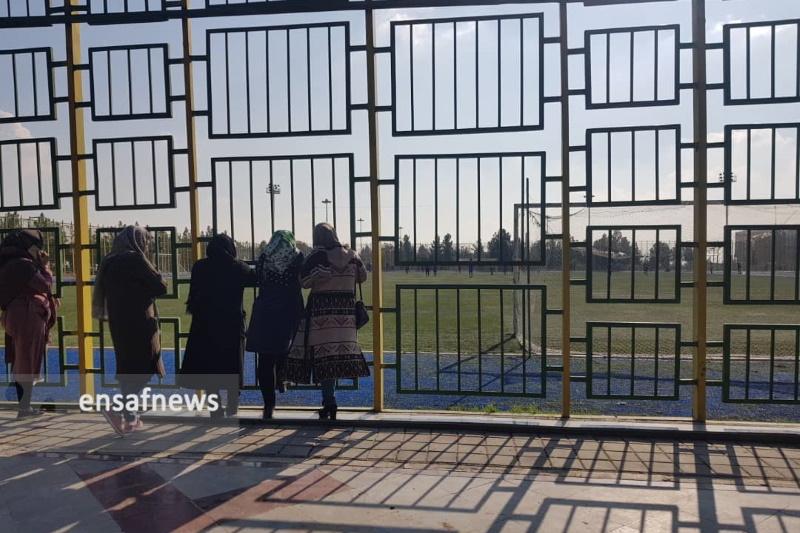 ورزشگاه بدون سکوی باران
