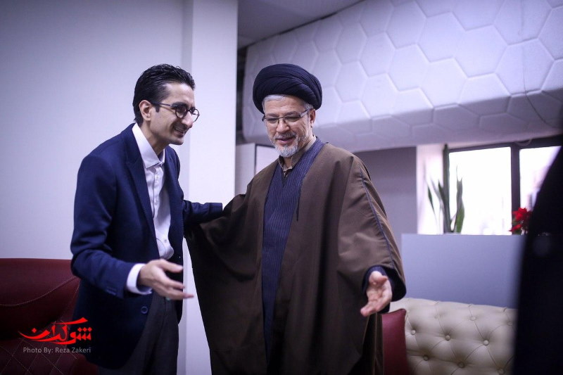 چرا مصاحبهی عاملی با شوکران با تاخیر یک ماهه پخش شد؟