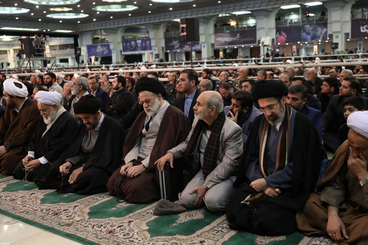 عکس‌هایی از همراهی پزشک معتمد رهبری
