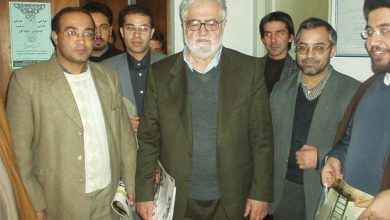 یاسر میردامادی با عبا و عمامه