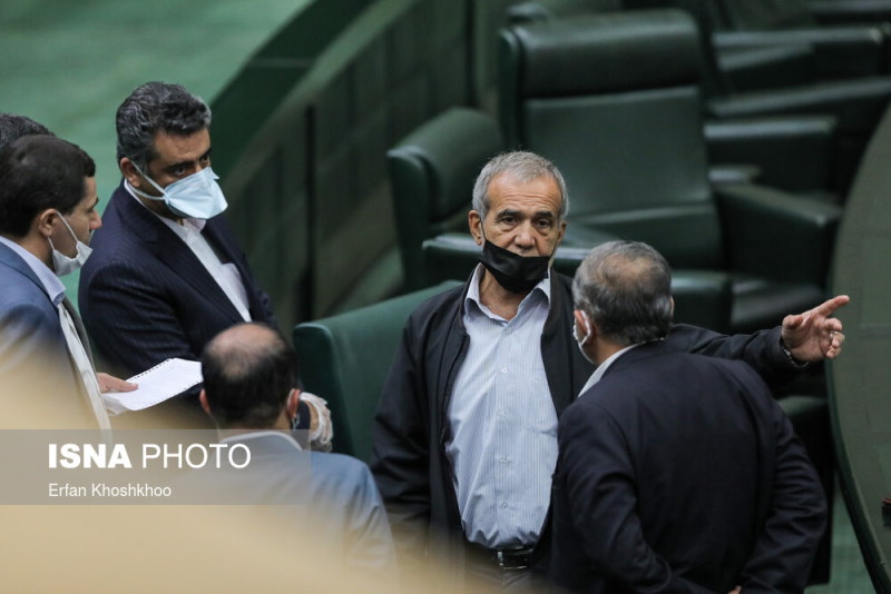 روایت پزشکیان از جلسه‌ی غیرعلنی درباره‌ی تاجگردون