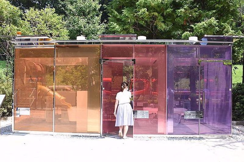 توالت شیشه ای و شفاف