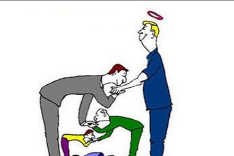 هشدار به حاکمان از تملّقها و مدّاحیها