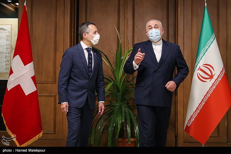 ظریف و کاسیس