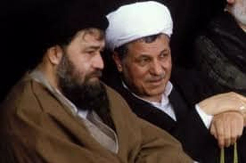 منحرف کردن ذهن مردم نسبت به احمد خمینی