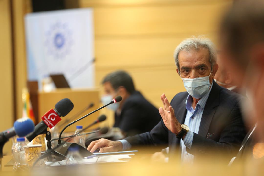انتقاد رئیس اتاق ایران از روند خصوصیسازی و لغو واگذاریها