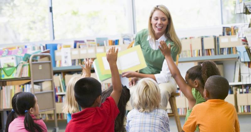 عشق «خود پیرو» نسبت به معلم غیر همجنس