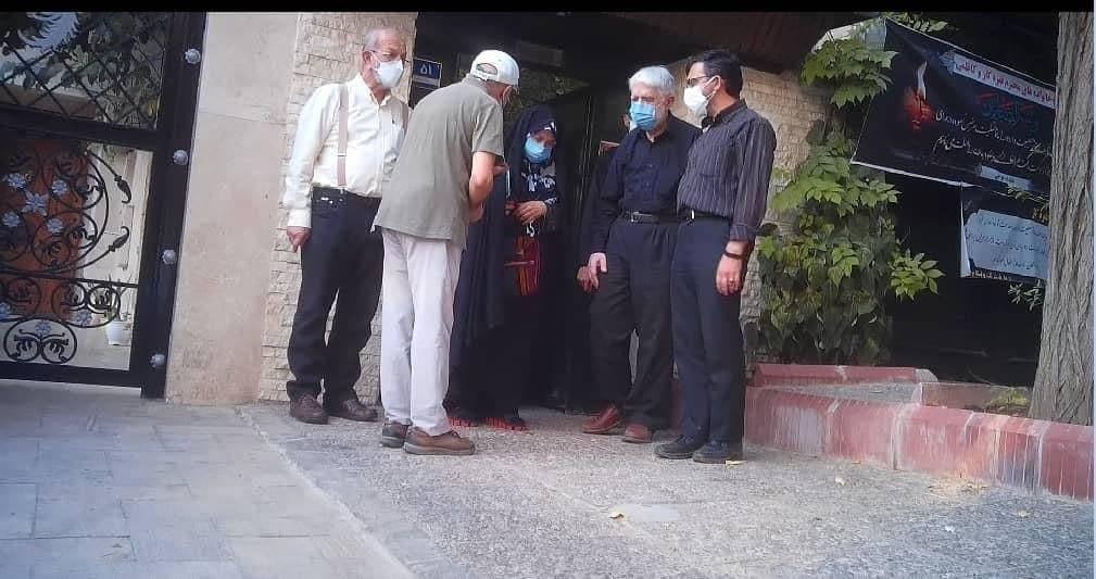اختلاف اصولگراها بر سر حصر موسوی و کروبی