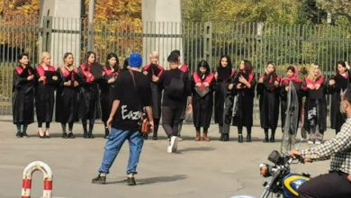 عکس | کشف حجاب دست جمعی مقابل دانشگاه تهران [+ واکنش‌ها]