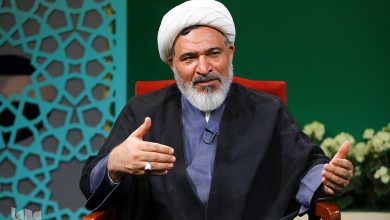 توصیه عبدالکریم بهجت پور مدیر حوزه‌های خواهران: ‎خانم‌ها مقابل مسیح علی‌نژاد بایستند / استقلال مالی زن خانواده را از پایداری خارج می‌کند