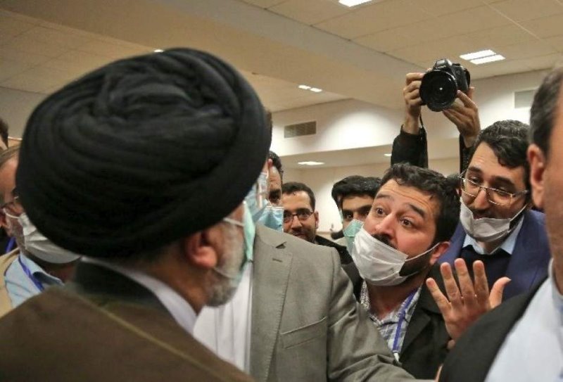 رئیسی در پاسخ به یک خبرنگار: مردم نگران طرح صیانت نباشند!