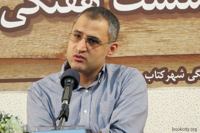 دو بیانیهی اعتراضی به کنار گذاشتن آرش اباذری از دانشگاه شریف