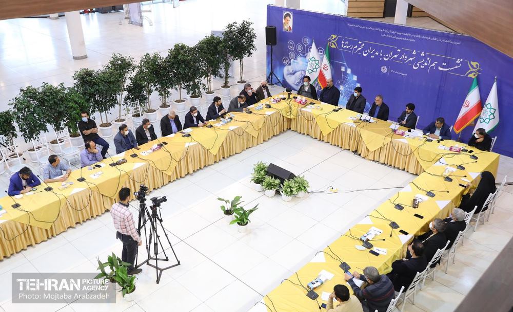 دیدار شهردار تهران و مدیران رسانهها