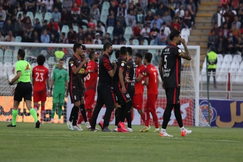 دیدار جنجالی پرسپولیس تراکتور با حکم کمیتهی انضباطی سه بر صفر به نفع پرسپولیسیها شد