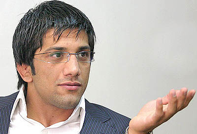 حمله عجیب علیرضا دبیر به رسول خادم ؛ زمان نشان می‌دهد چه کسی خادم است و چه کسی خائن! (+فیلم)