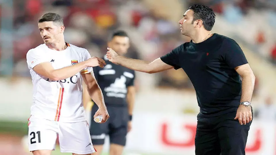 رد یک شایعهی عجیب در مورد نکونام ؛ جواد نکونام کسی را آنفالو نکرده است!