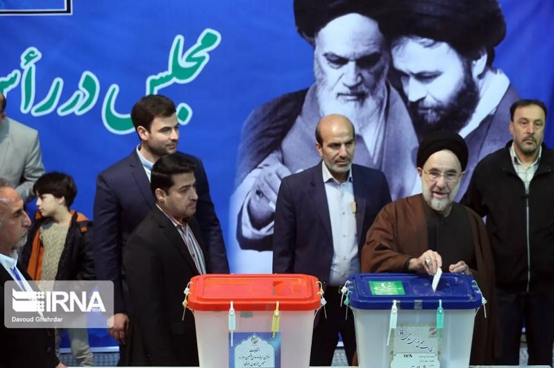 با رای شکننده درباره انتخابات جبهه اصلاحات دوپاره شد