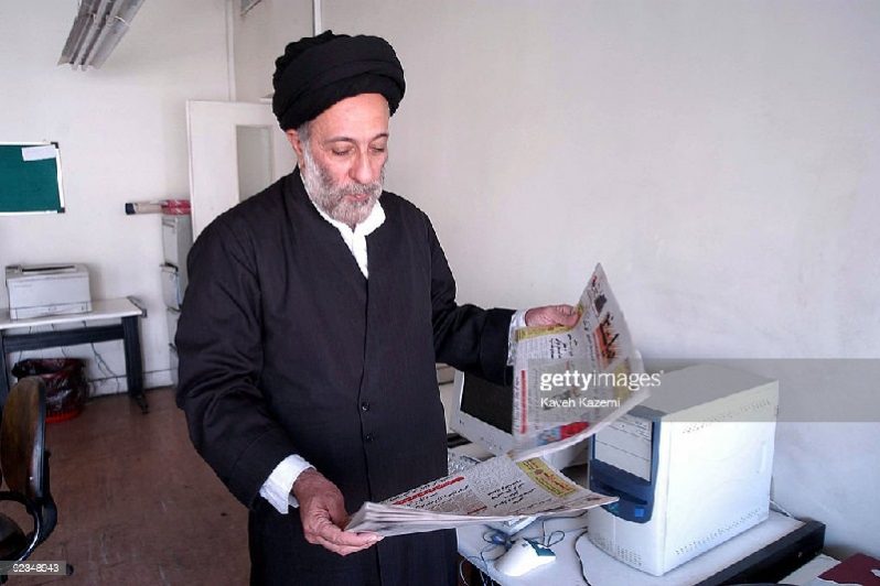 سیدهادی خامنهای: حذف یک استاد، برخورد با تمام جامعه است