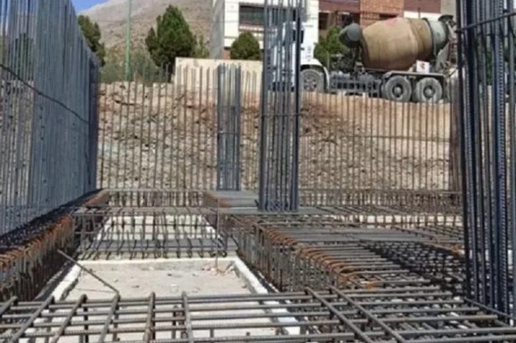 «انتقاد دنانشین ها از توقف بیمارستان سی سخت»