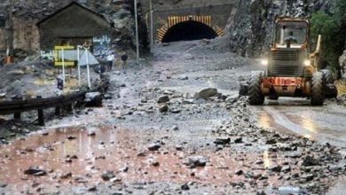 احتمال ریزش سنگ و منع توقف در حاشیه جاده کرج– چالوس