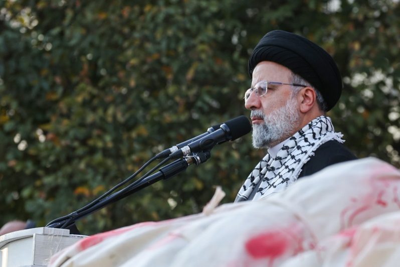نامهای خطاب به رئیس دولت سیزدهم: از کدام ایران صحبت میکنید؟