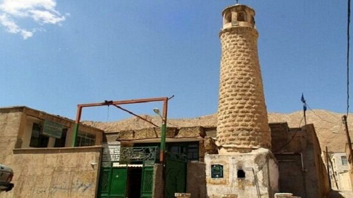 مرمت بنای باستانی در سمنان با گچ و سیمان