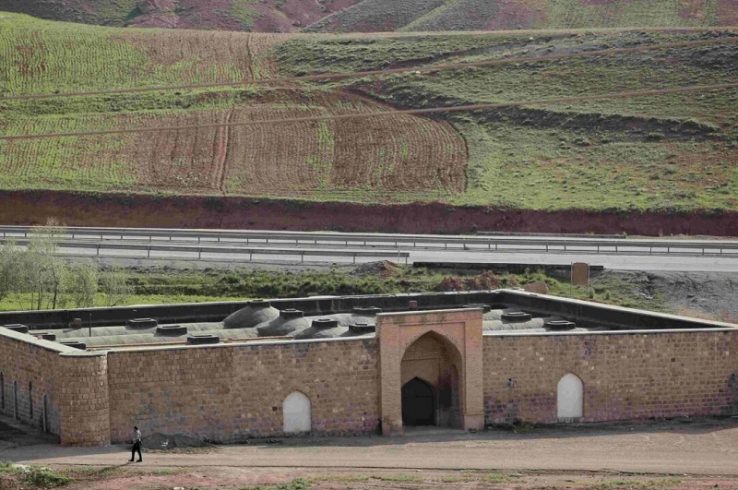 گویجهبئل کاروانسرای جهانی با معماری مناطق کوهستانی