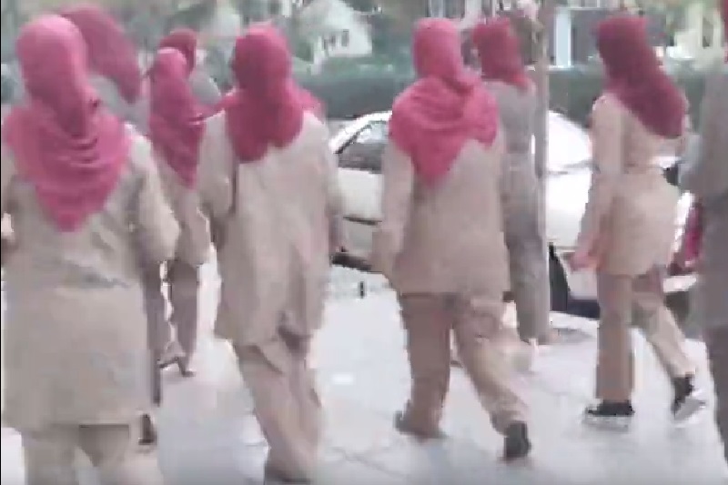 ماجرای حضور زنان با پوشش «مجاهدین خلق» در تهران چه بود؟