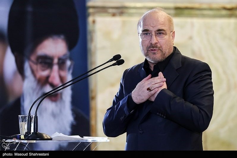 دو راهی قالیباف: همراه با تندروها همگام با میانهروها!