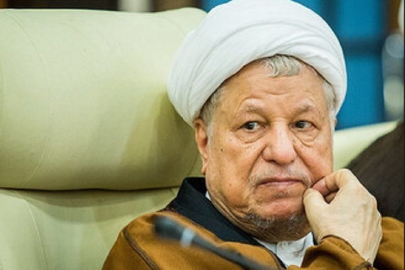 خاطرات هاشمی ۱۳ آذر سال ۷۹ | «نمایندهی مجلس از من خواست برای نجاتكشور وارد صحنه شوم»