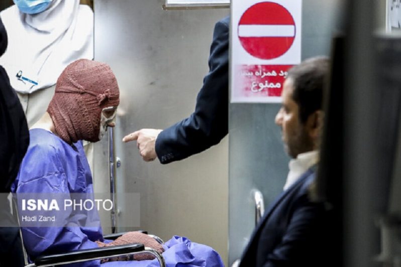 یک آسیبدیدهی سانحهی سوختگی از مصائب کاریابی میگوید