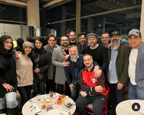 عکس دسته جمعی امیرعلی نبویان و بهار نوروزپور با میلاد کیمرام، بهار قاسمی، کامبیز دیرباز، هادی حجازیفر و دیگران