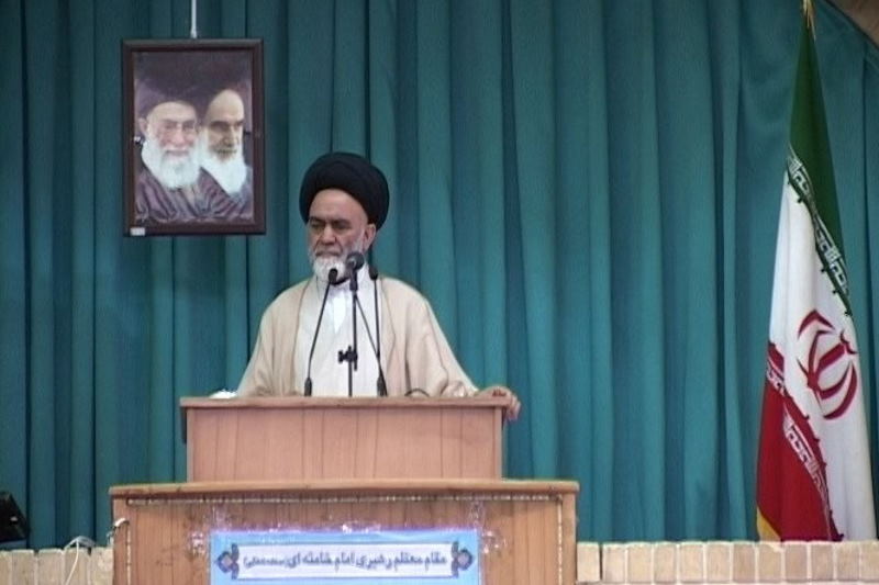 امام جمعه موقت همدان: نهادهای حقوق بشر وجدان ندارند