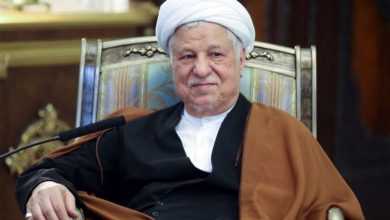 خاطرات هاشمی ۱ اسفند سال 79 | انتقاد از مدیریت سیاست‌زده‌ی کشور