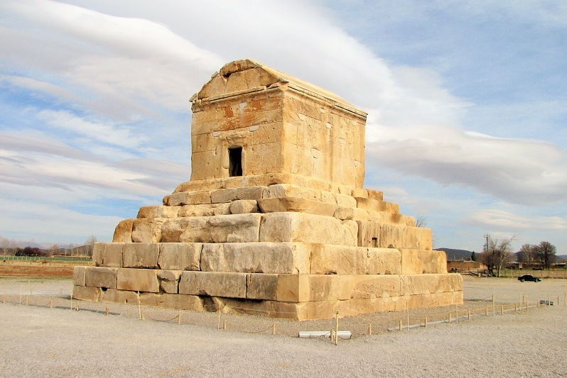 ناگفتههایی درباره حذف کوروش از تاریخ دین زرتشتی