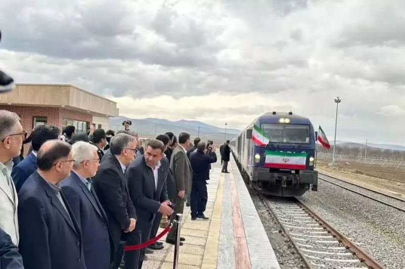 ایستگاه راهآهن باباکمال تویسرکان بعد از ۹ سال افتتاح شد