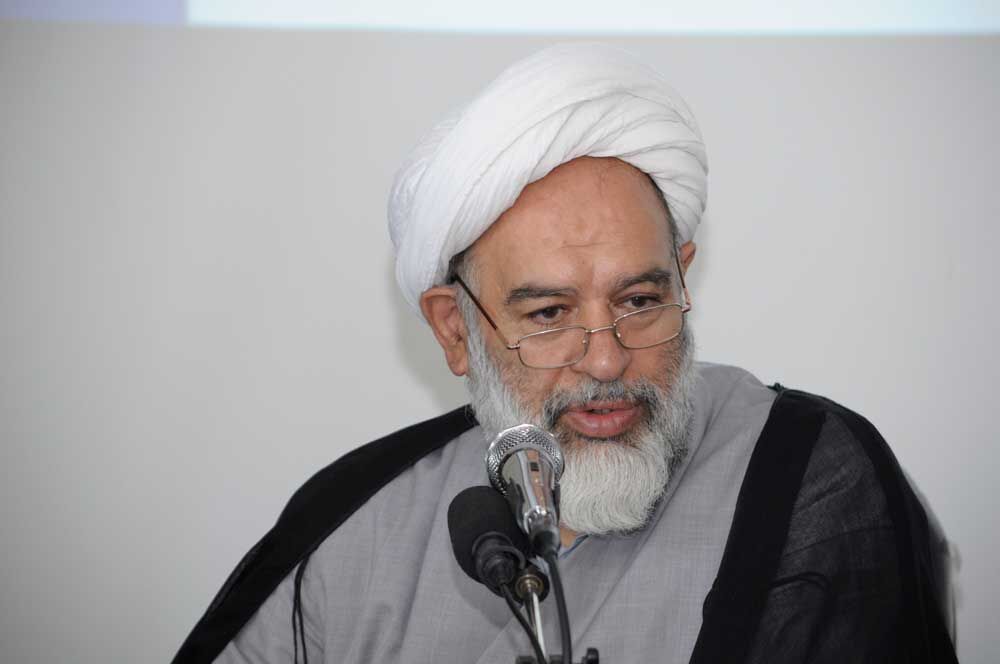 «مطالعهی اجباری کتاب و خلاصهنویسی موجب هدایت کسی نمیشود»