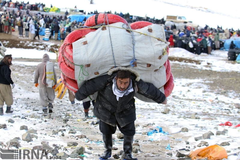 جان برای نان؛ کشاکش رنج و گنج