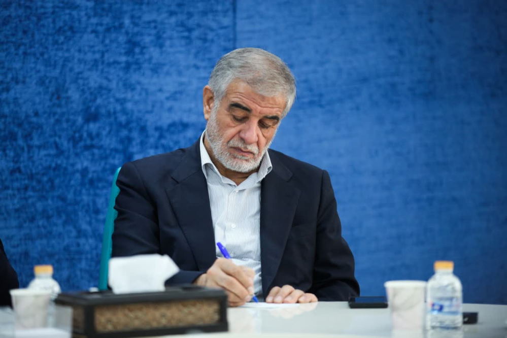 «وضعیت بازار ارز و طلا زیبنده نیست»